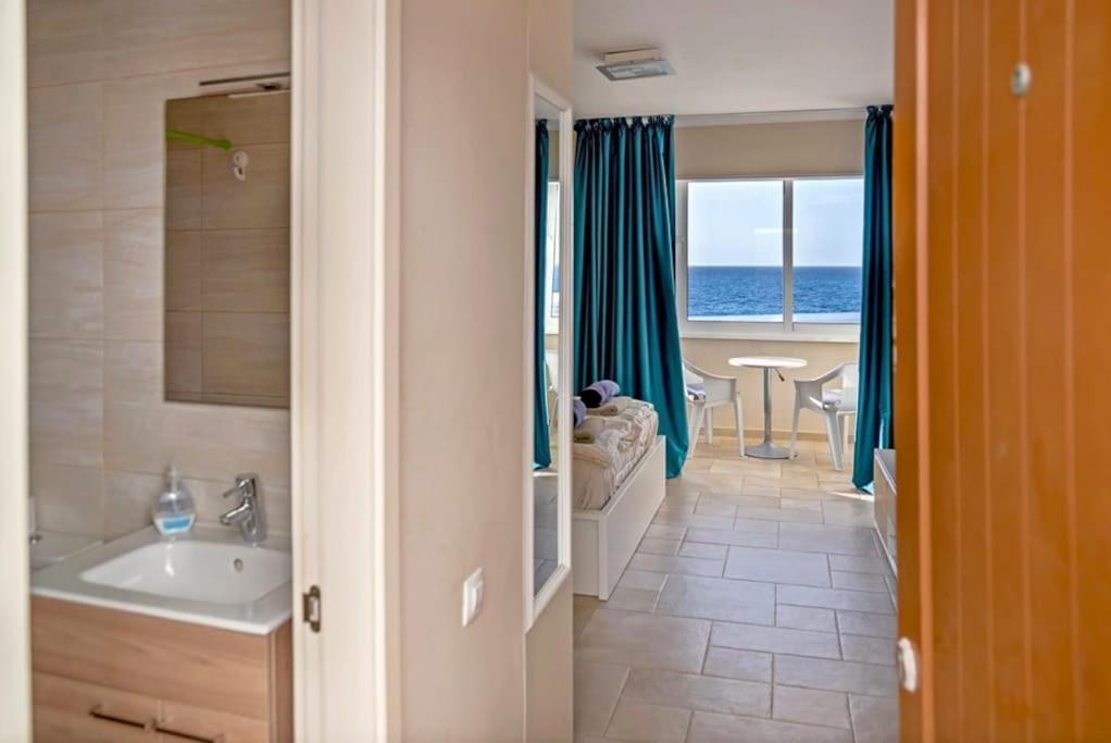 First Line Ocean View Studio Puerto de Santiago  Esterno foto